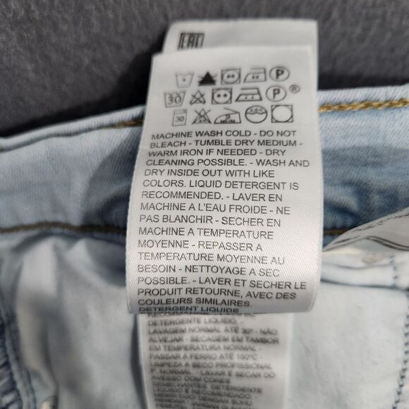 Levi's 311 Women 31 Mid Rise Shaping Skinny Capri Jeans Lightwash - Picture 7 of 12